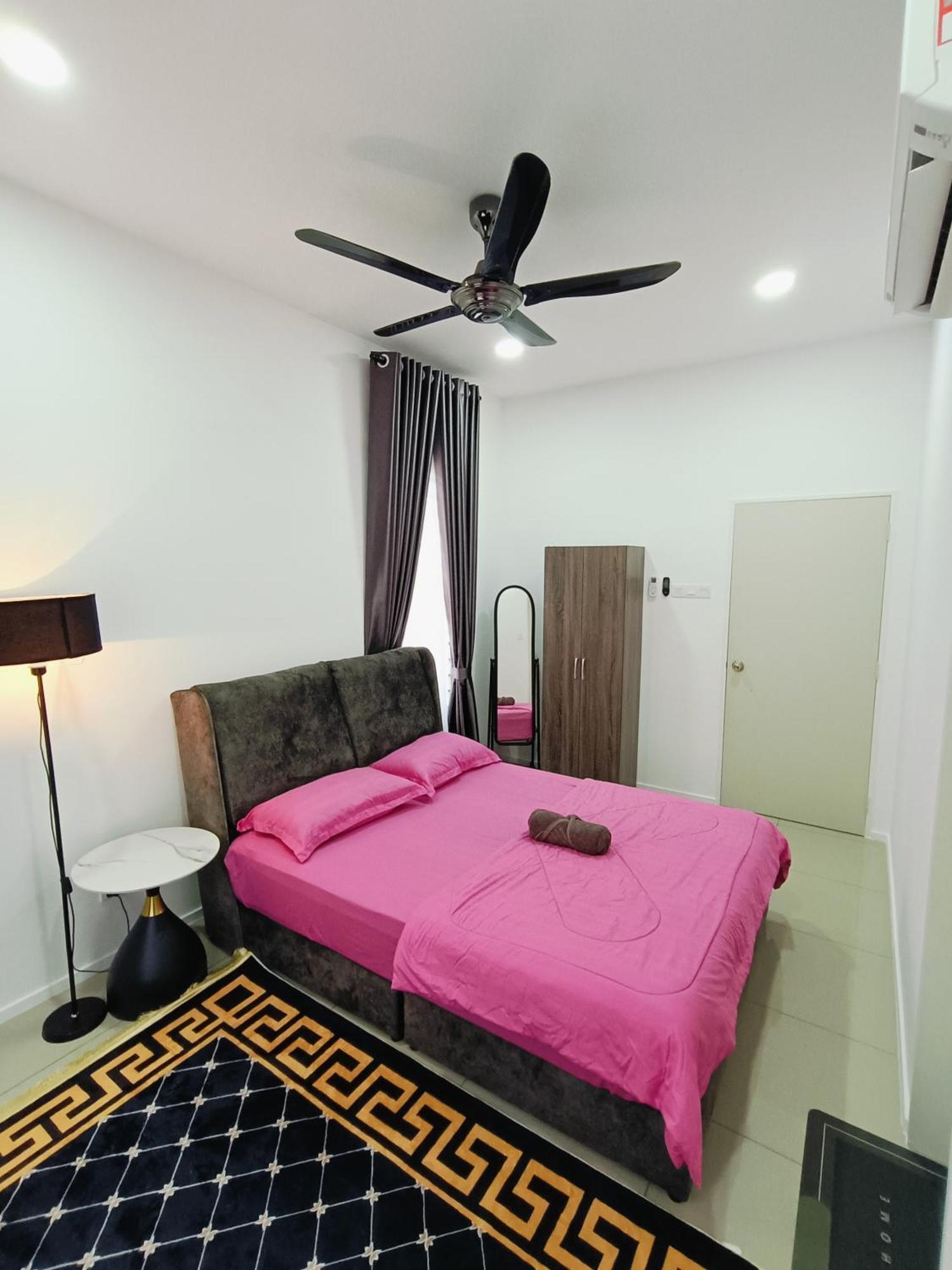 Sungai Long Guesthouse Kajang Bagian luar foto
