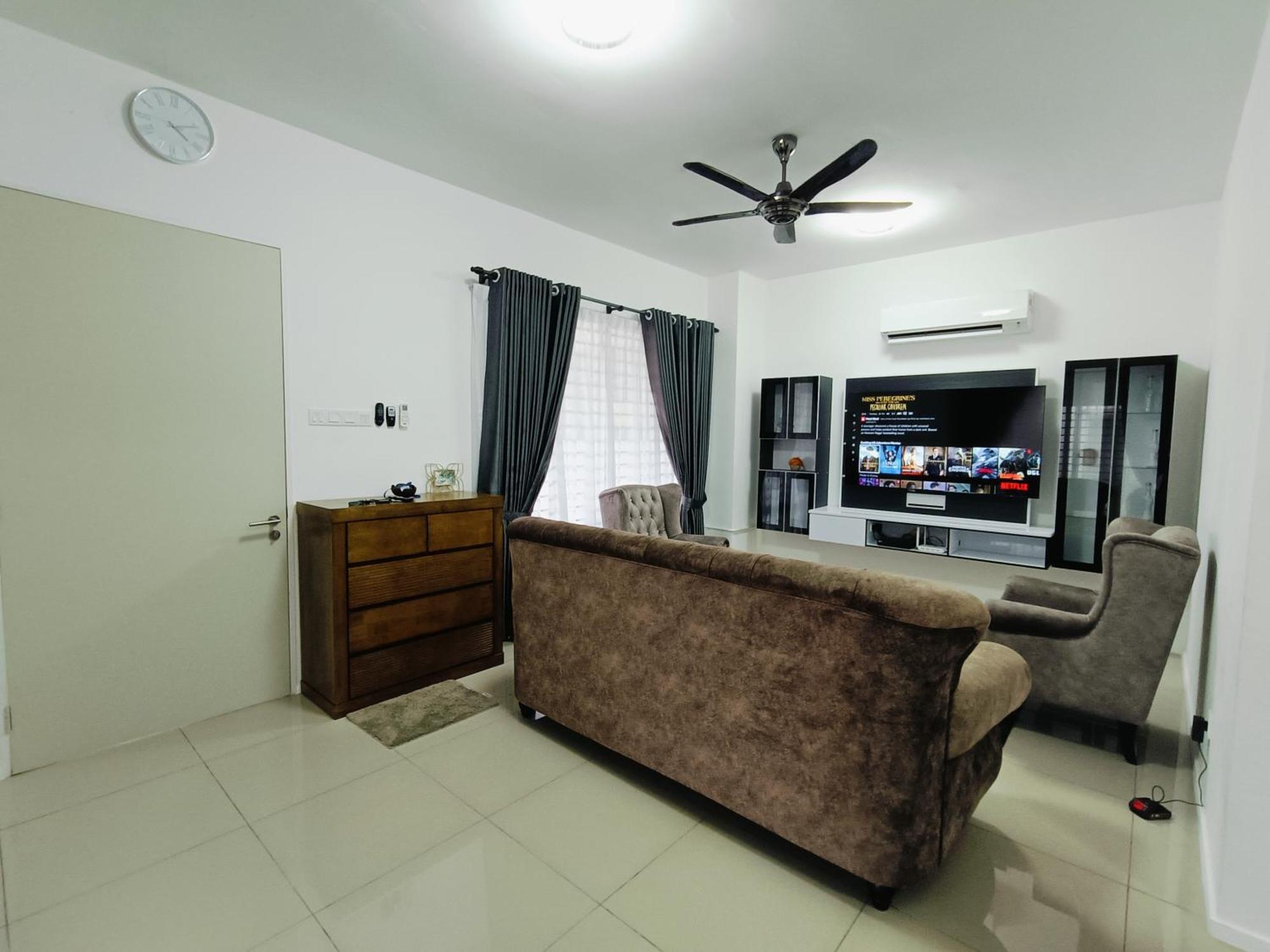 Sungai Long Guesthouse Kajang Bagian luar foto